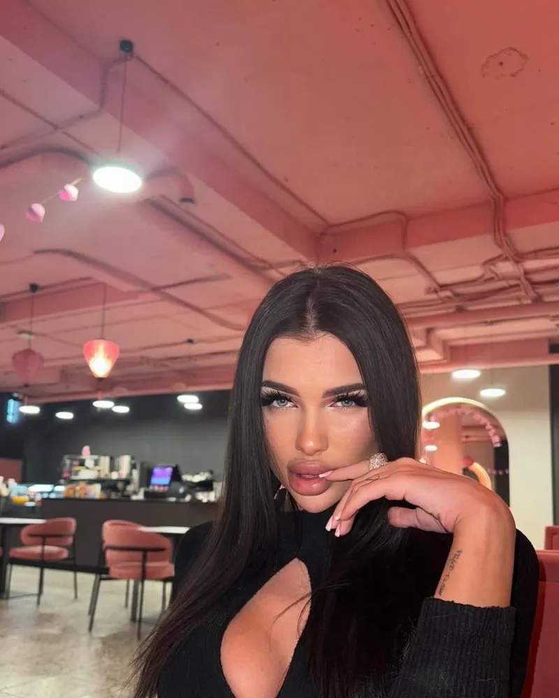 Esenyurt Escort Escort İlanı Simge - %100 Gerçek Kaporasız Buluşma