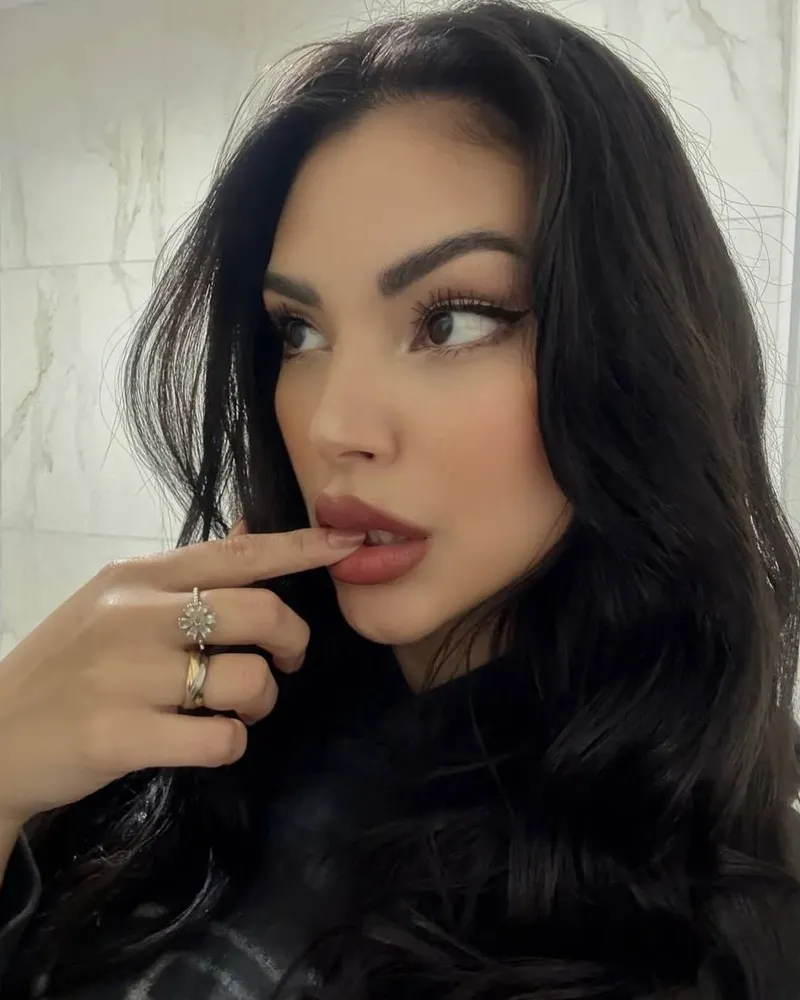 Esenyurt Escort Escort İlanı Bengü - %100 Gerçek Fotoğraflı Randevu