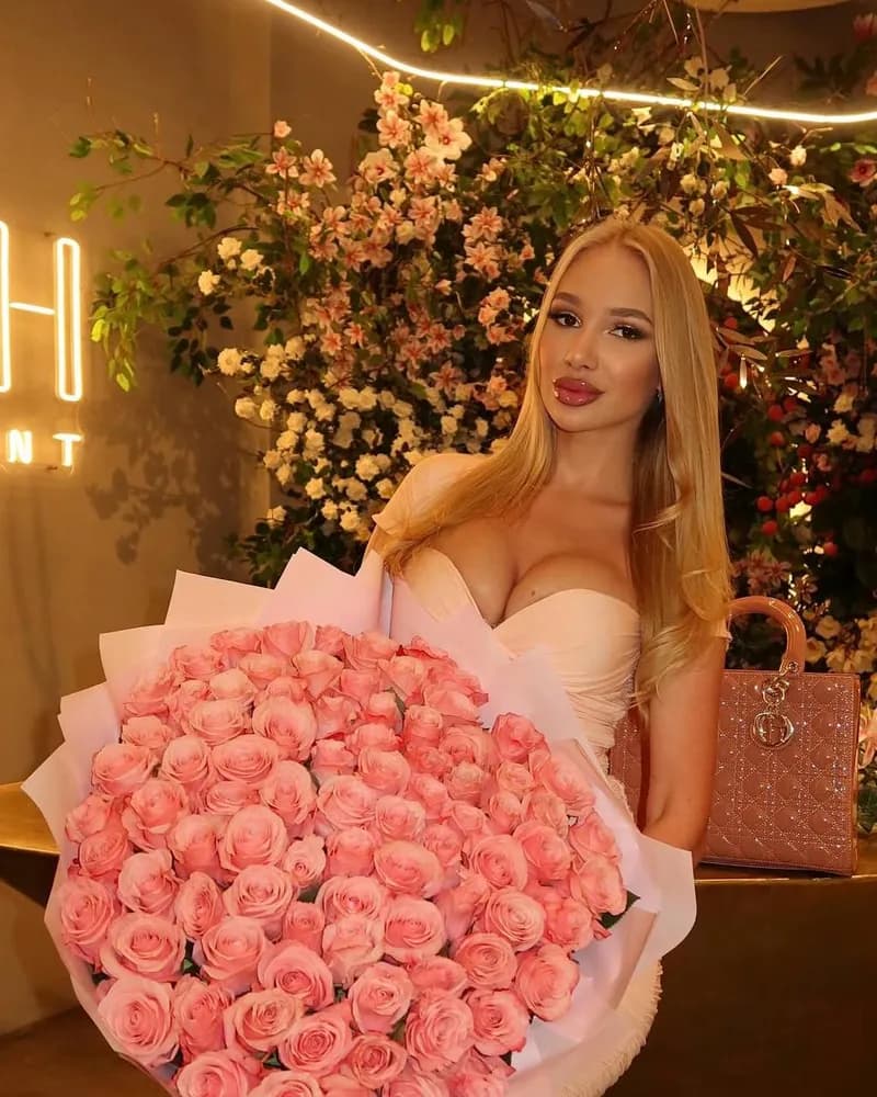 Özge | Sisli VIP Escort | ISTANBUL ESCORT BAYAN